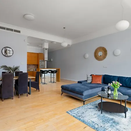 As Rynek 50 R503 Amazing View *